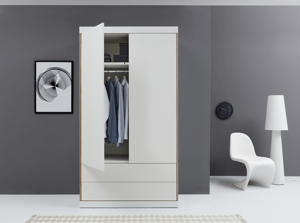 Plane Garde-robe avec 2 portes et 2 tiroirs Müller Möbelwerkstätten​