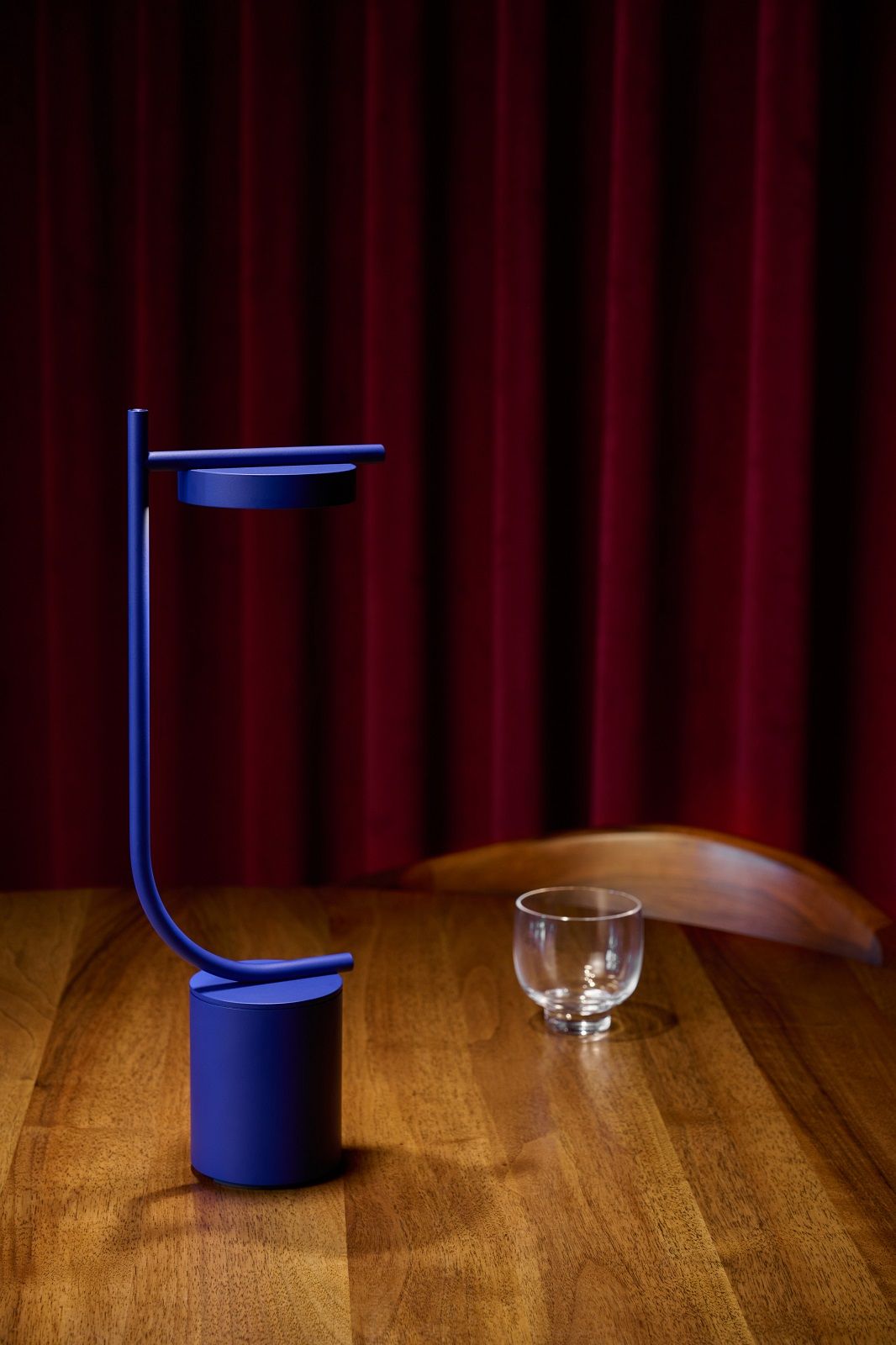 Igram Portable Table Lamp Shape J Lampe à batterie / lampe de table Grupa 