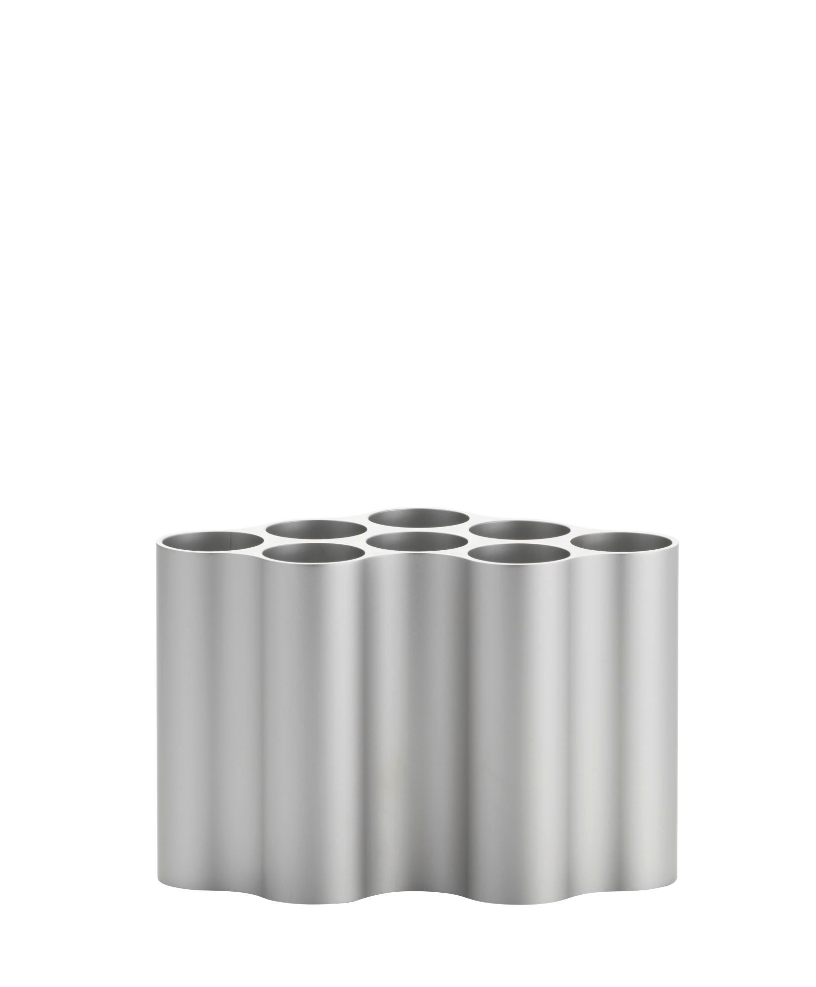 Nuage Vase S Vitra-Hellsilber Nuage Vase in Hellsilber von Vitra: Moderne Designvase mit wellenförmiger Silhouette. Dekorative Blumenvase.