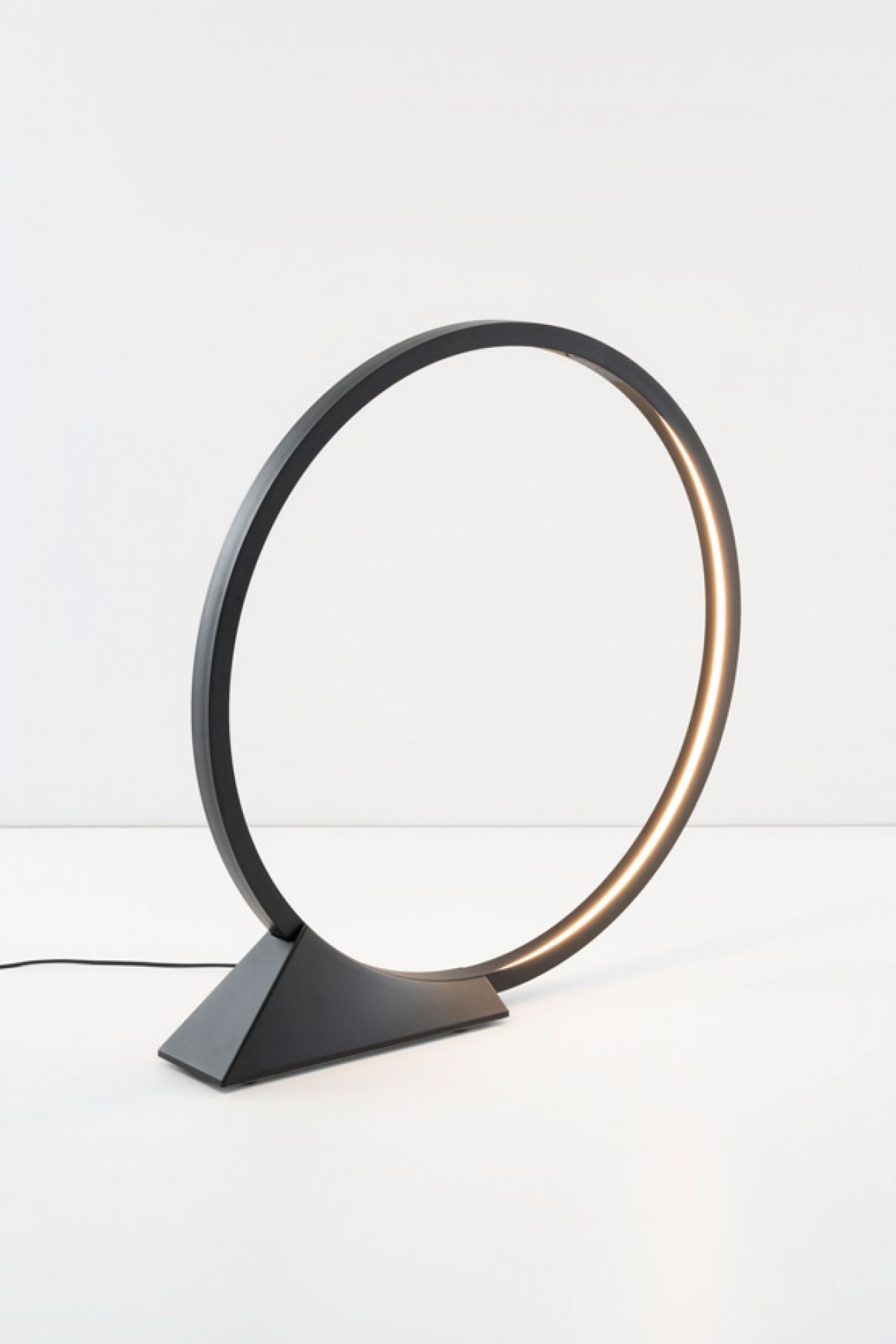 O Floor Lampadaire d'intérieur LED Artemide
