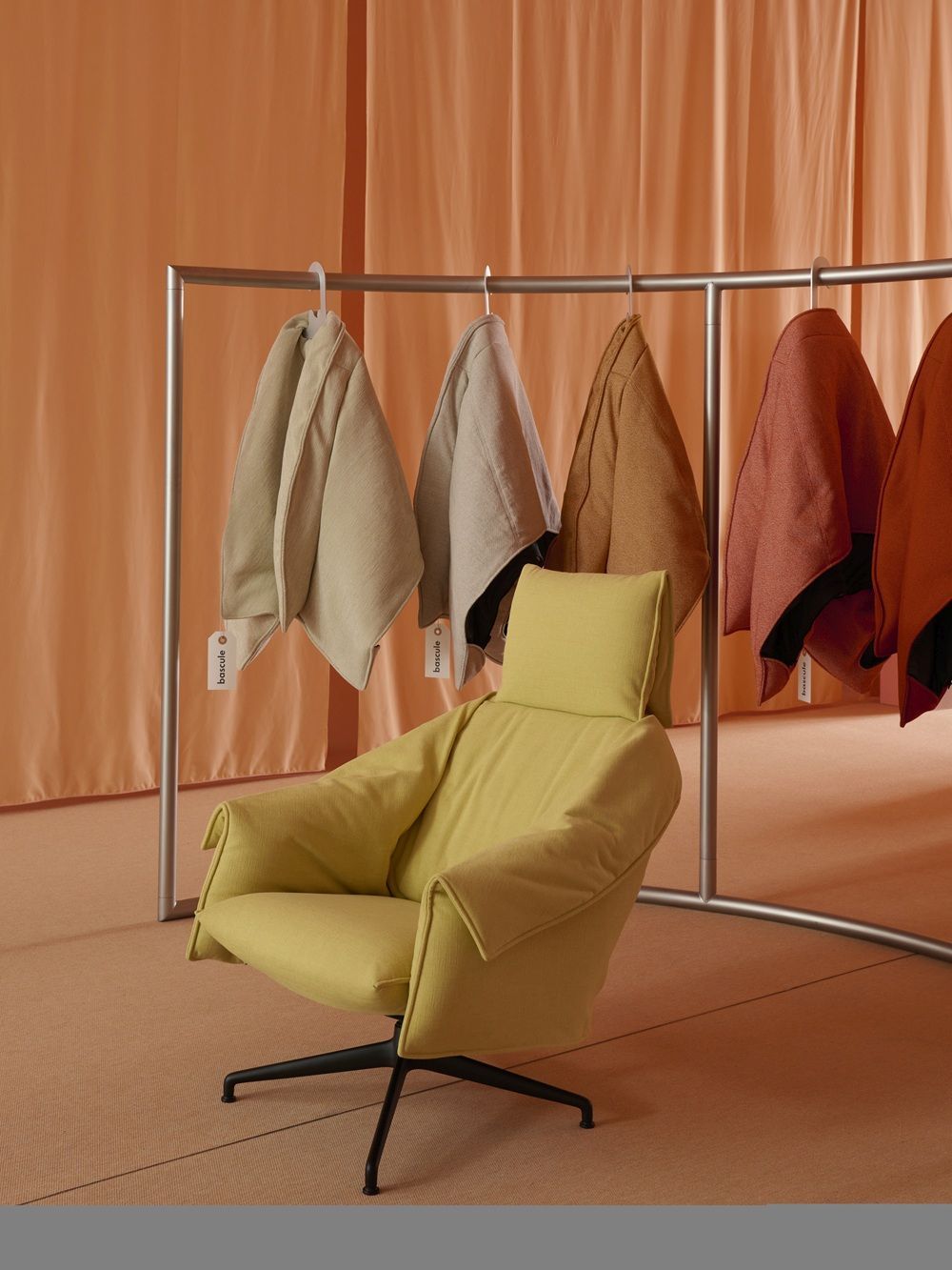 Bascule Fauteuil à dossier haut avec pouf Vitra