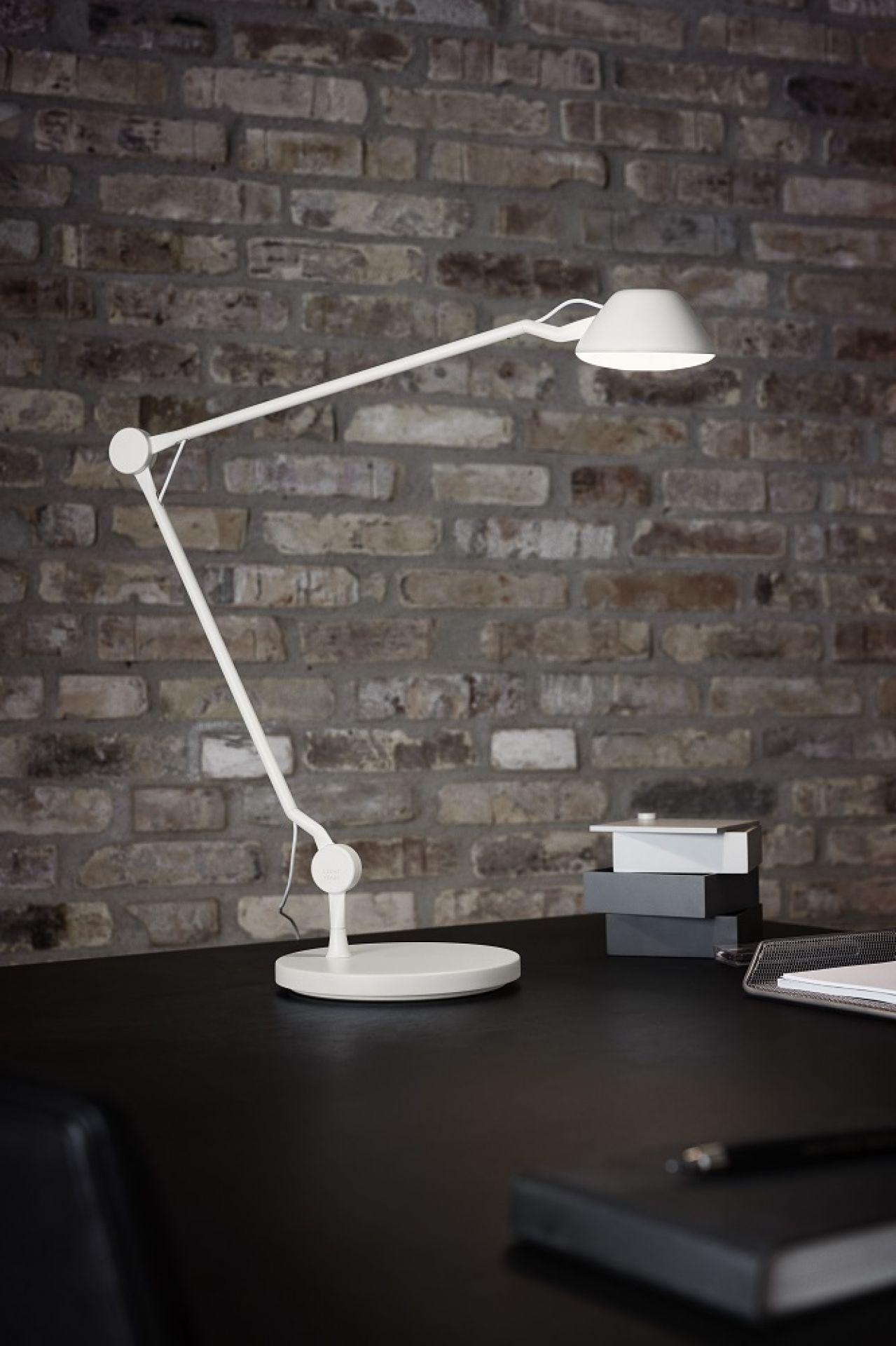 AQ01 Table lamp Lampe de table Fritz Hansen