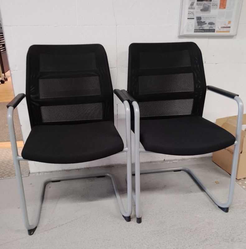 paro_2 piétement luge avec dossier résille et accoudoirs Lot de 2 Wiesner Hager MEUBLES D'EXPOSITION / D'OCCASION