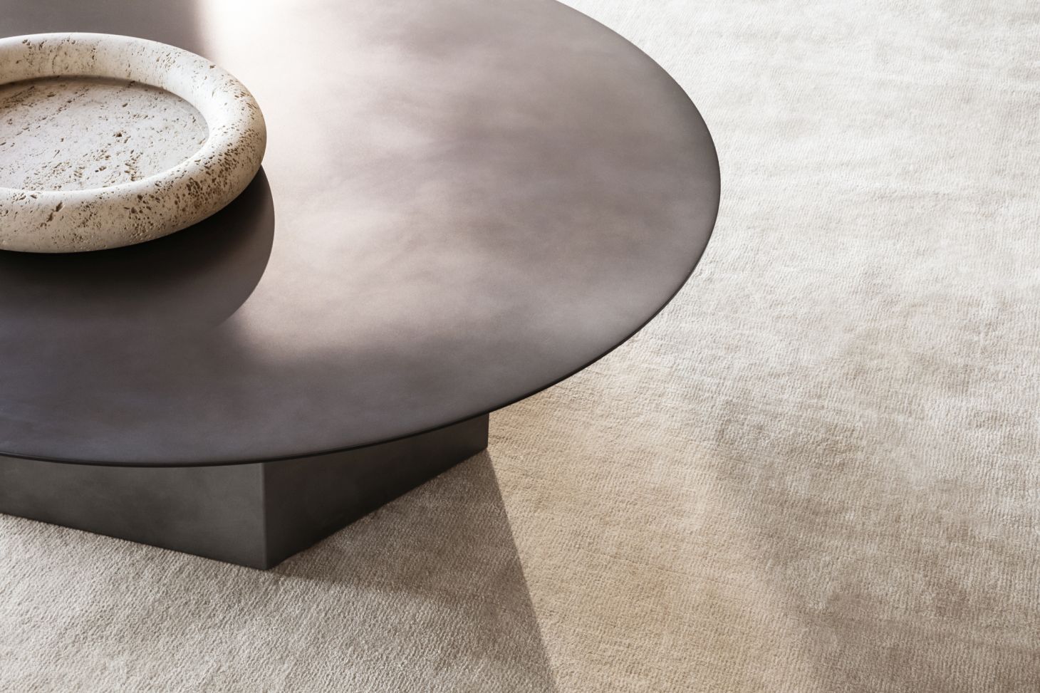 Epic Coffee Table Table basse acier 110 Gubi