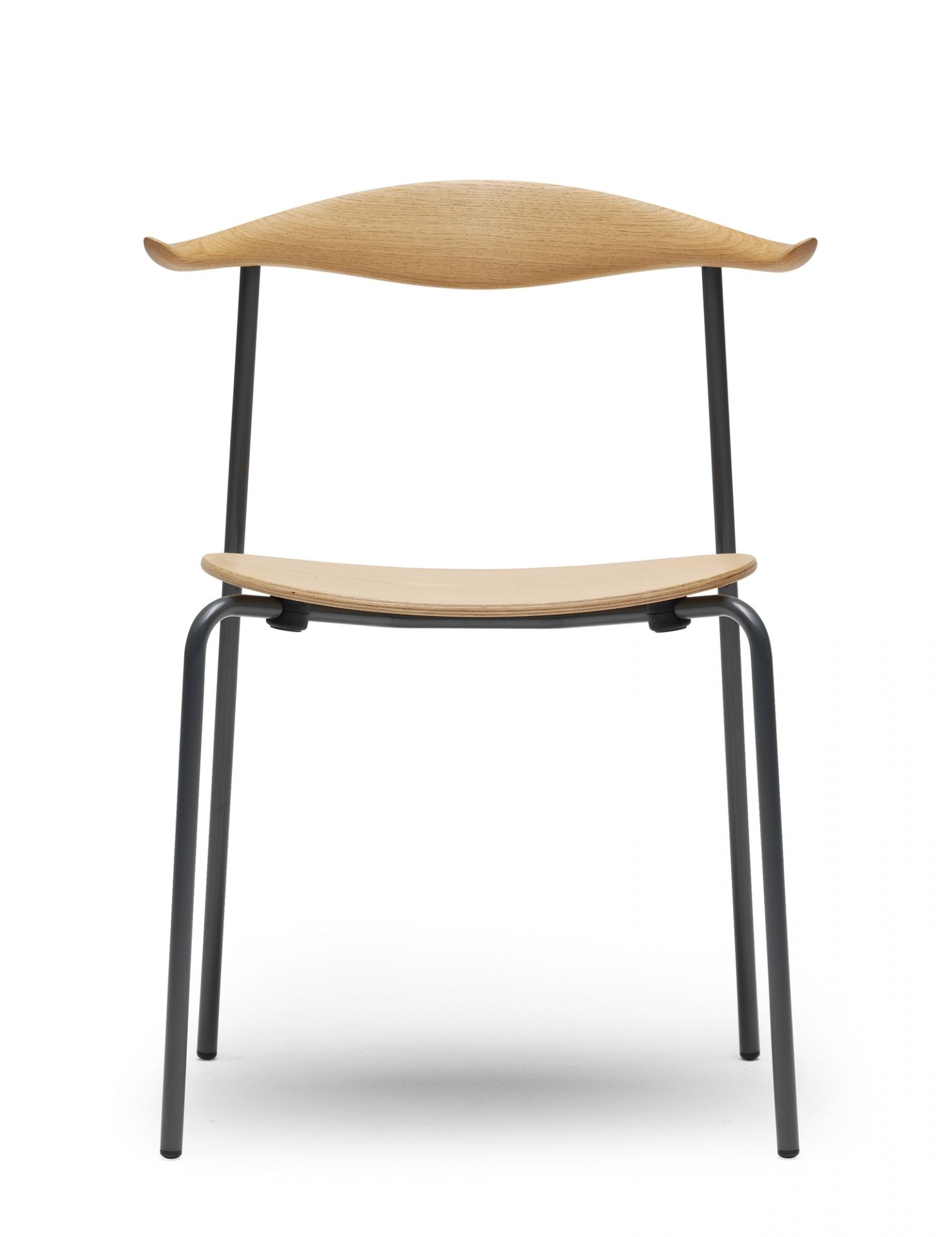 CH88T Chaise cadre acier noir Carl Hansen &amp; Søn hêtre savonné
