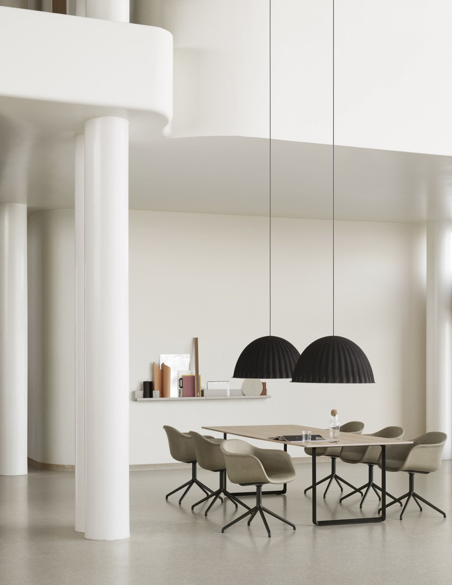 Under The Bell Pendant Lamp 82 Lampe de suspendue Muuto