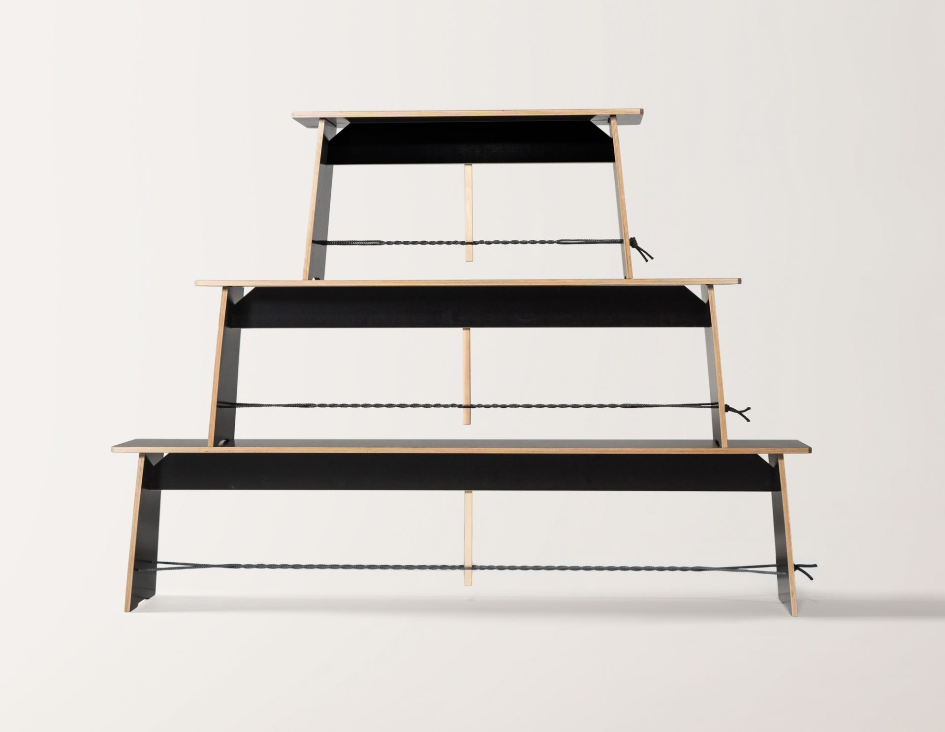 Langer Max banc 140 cm noir corde rouge Nils Holger Moormann