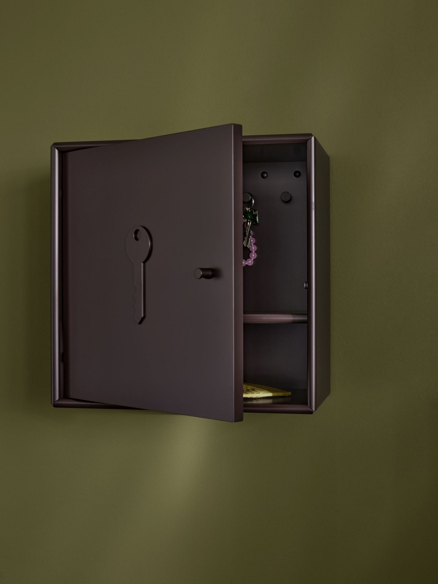 Unlock Armoire à clés Truffle Montana QUICK SHIP