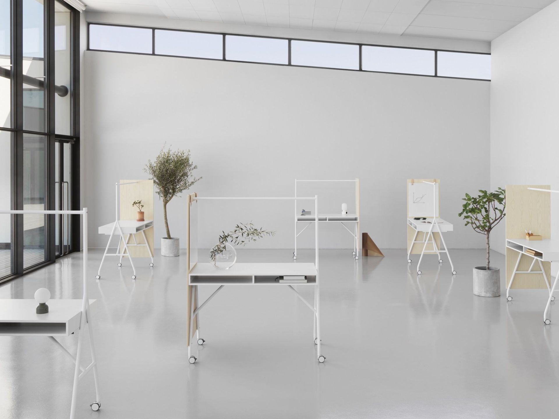 Hangout High Desk Table haute Mizetto QUICK SHIP