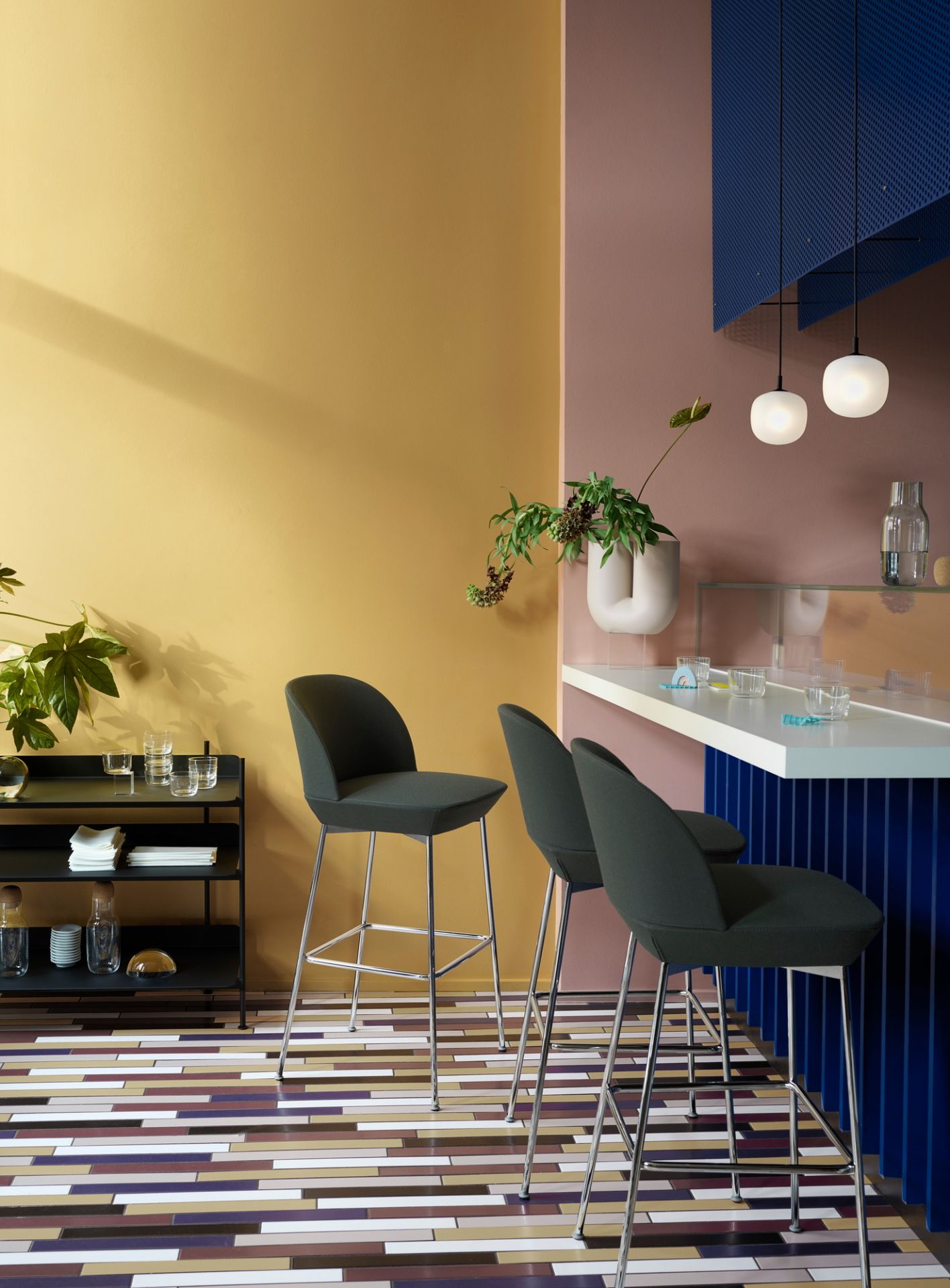 Oslo Counter Stool Tabouret de bar H 65 cm Muuto