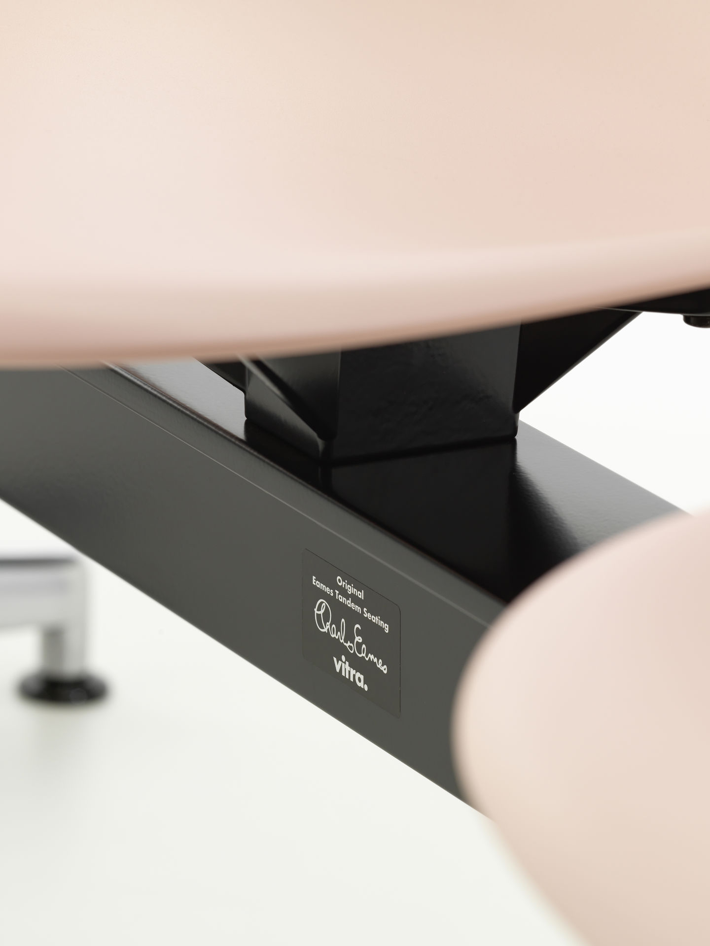 Eames Plastic Side Chair RE sur traverse Vitra 