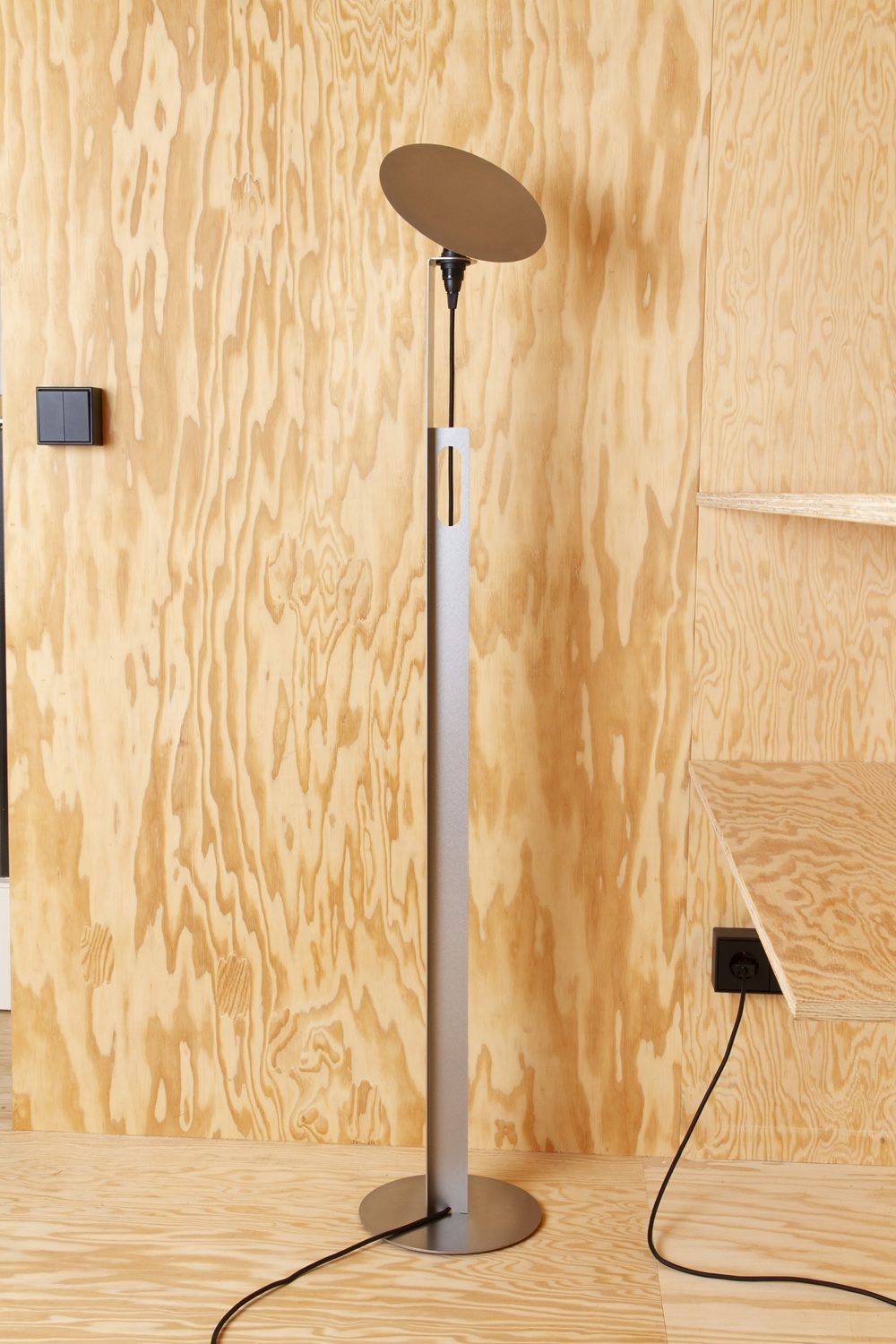 La Dré L Lampadaire Nils Holger Moormann