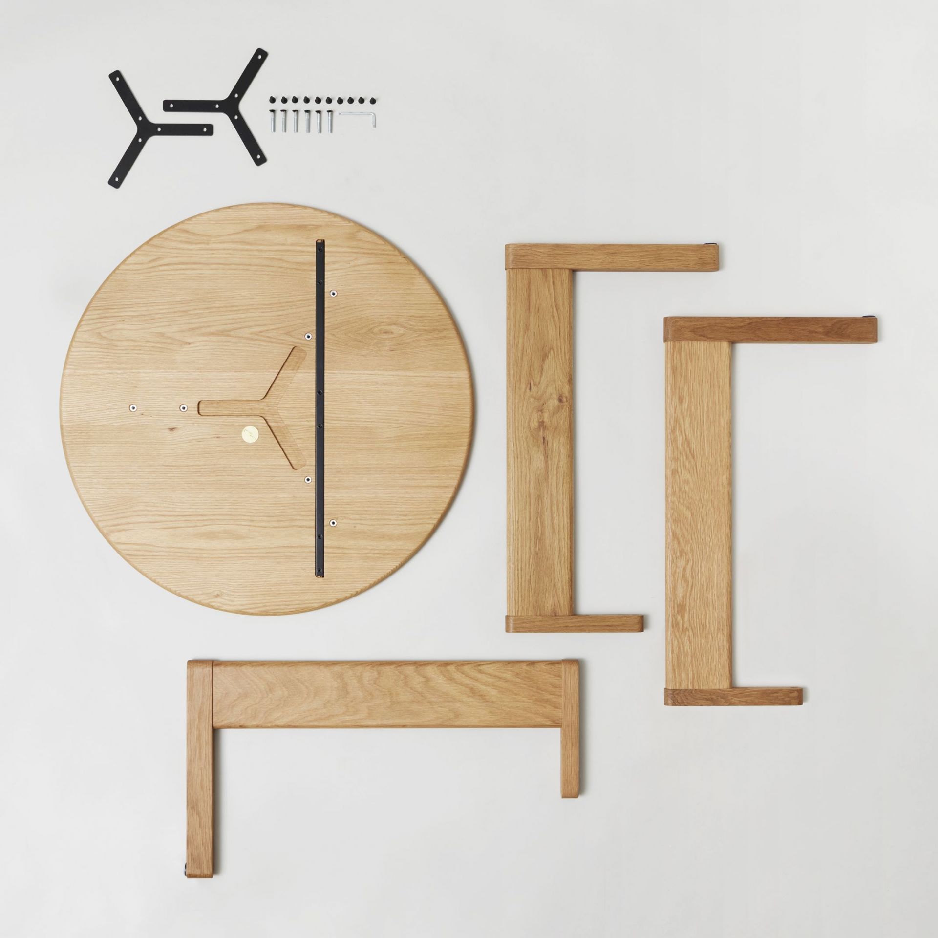 Trefoil table Ø 75 chêne Form & Refine