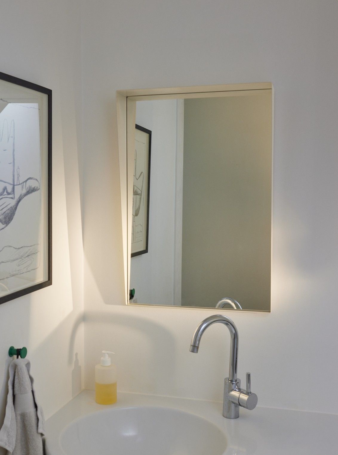 Beak miroir figue violet Please Wait to be Seated