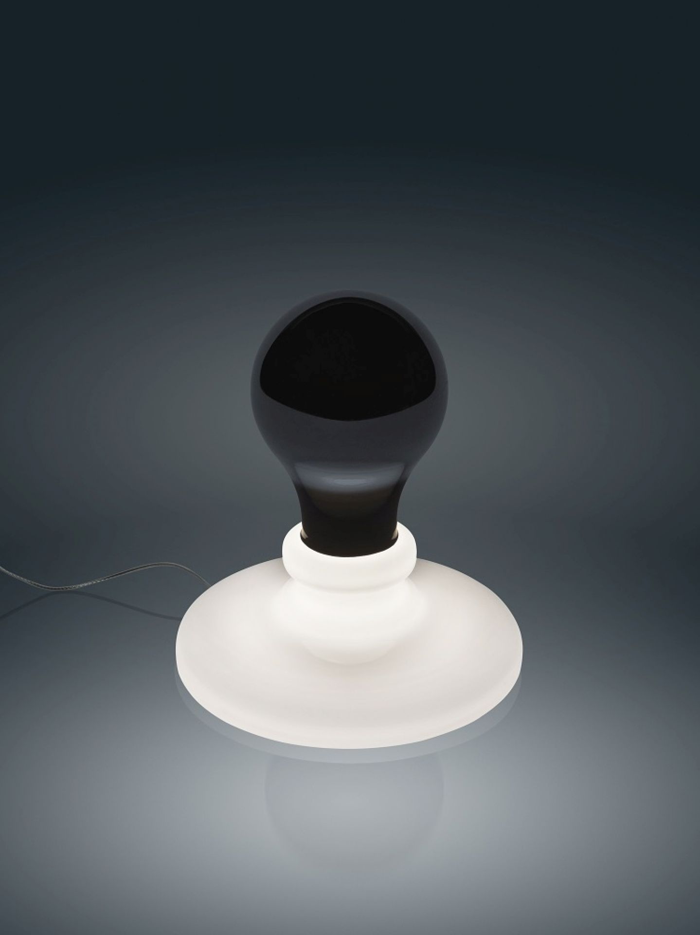 Light Bulb Tavolo LED Lampe de table Foscarini