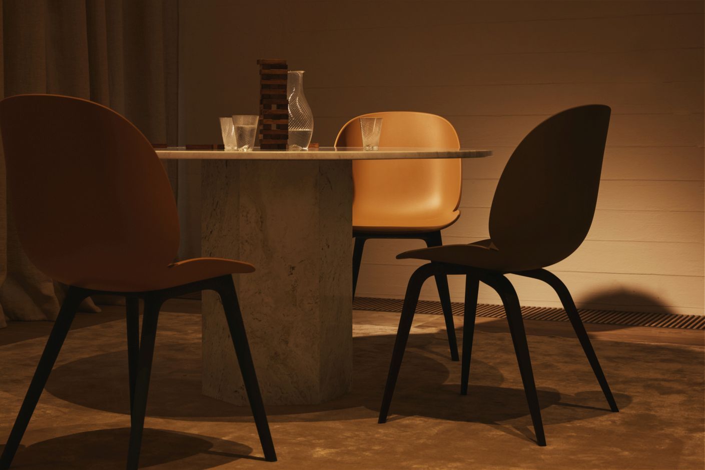 Beetle Chair Chaise de salle à manger Non rembourrée Piètement plastique Gubi