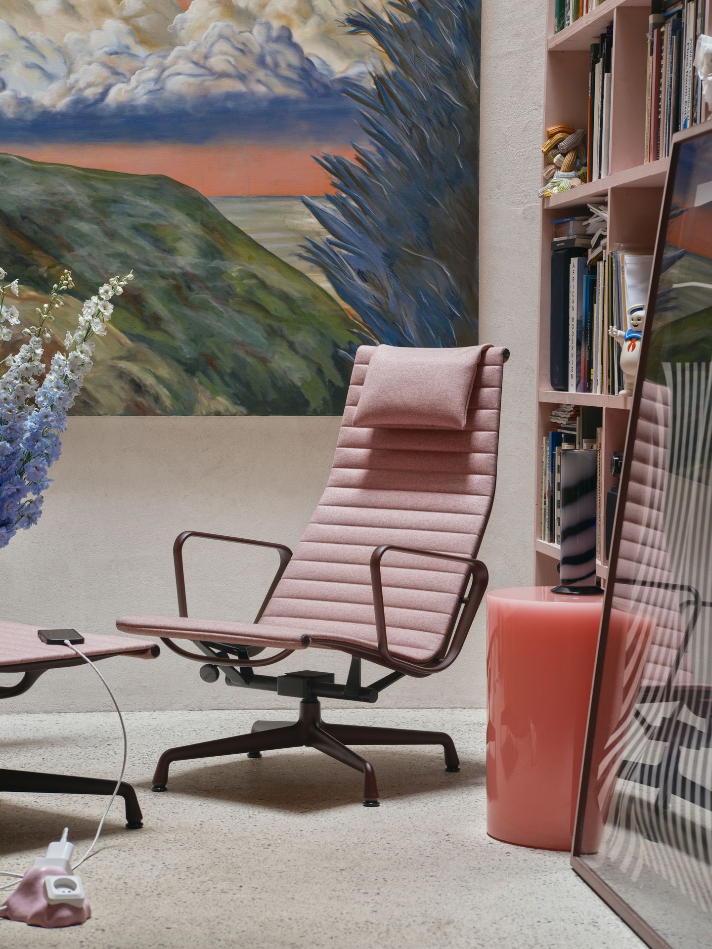 Aluminium Chair EA124 / EA 124 Fauteuil Vitra