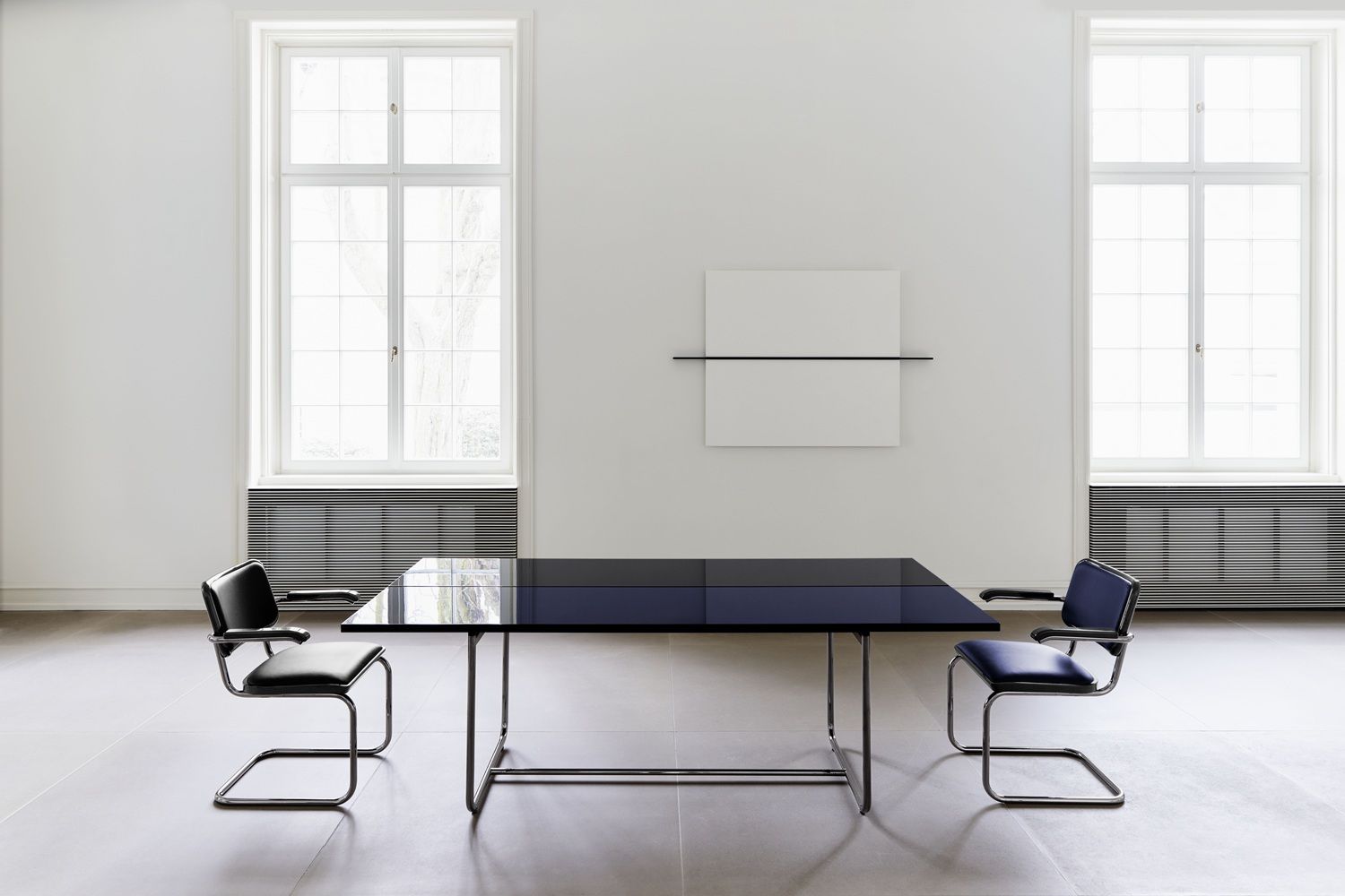 JS. Thonet by Jil Sander  S 1070 / S1070 Table de réunion Thonet