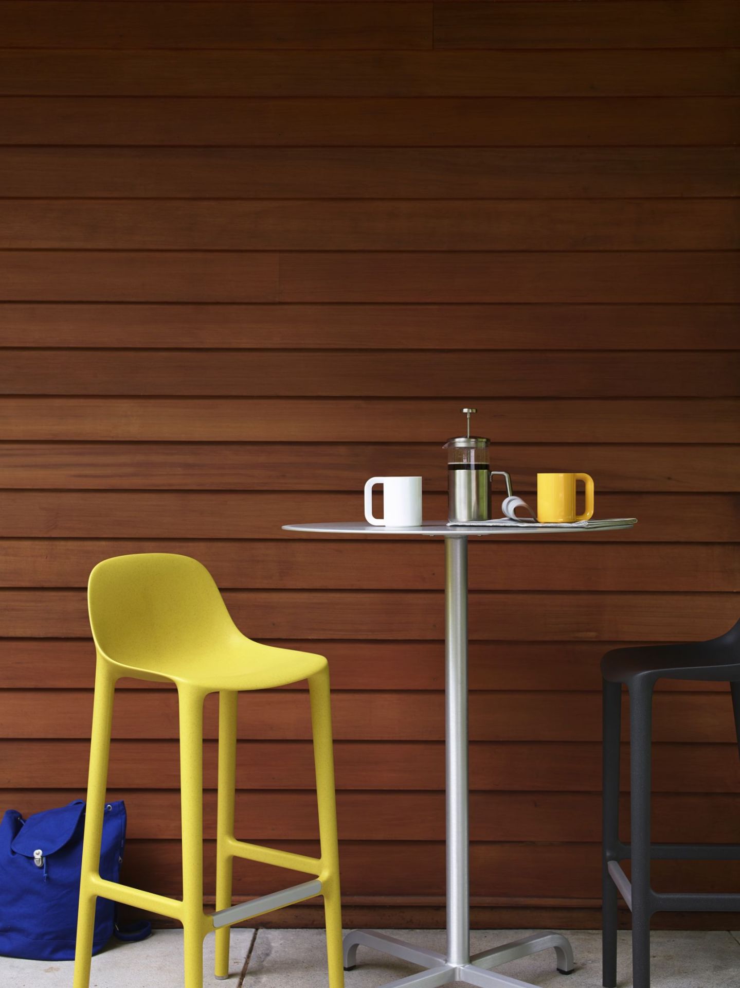 Broom Barstool tabouret de bar Jaune beurre Emeco