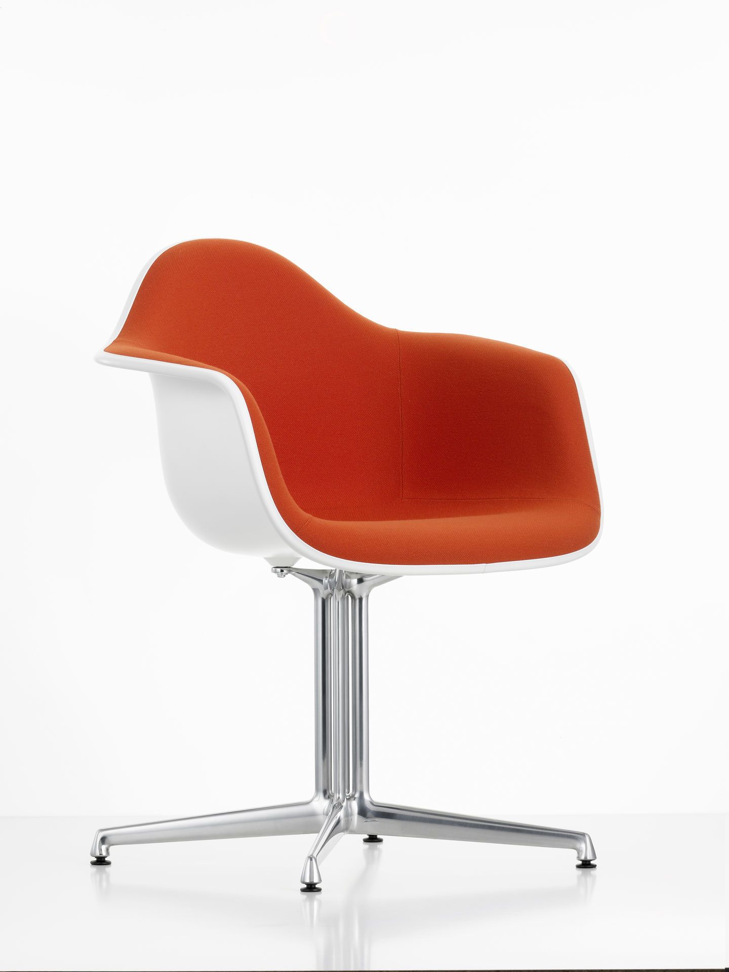 Eames Plastic Arm Chair DAL Chaise entièrement rembourrée Vitra