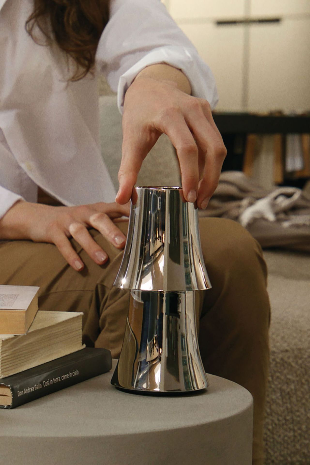 Halesia lampe de table portable Alessi