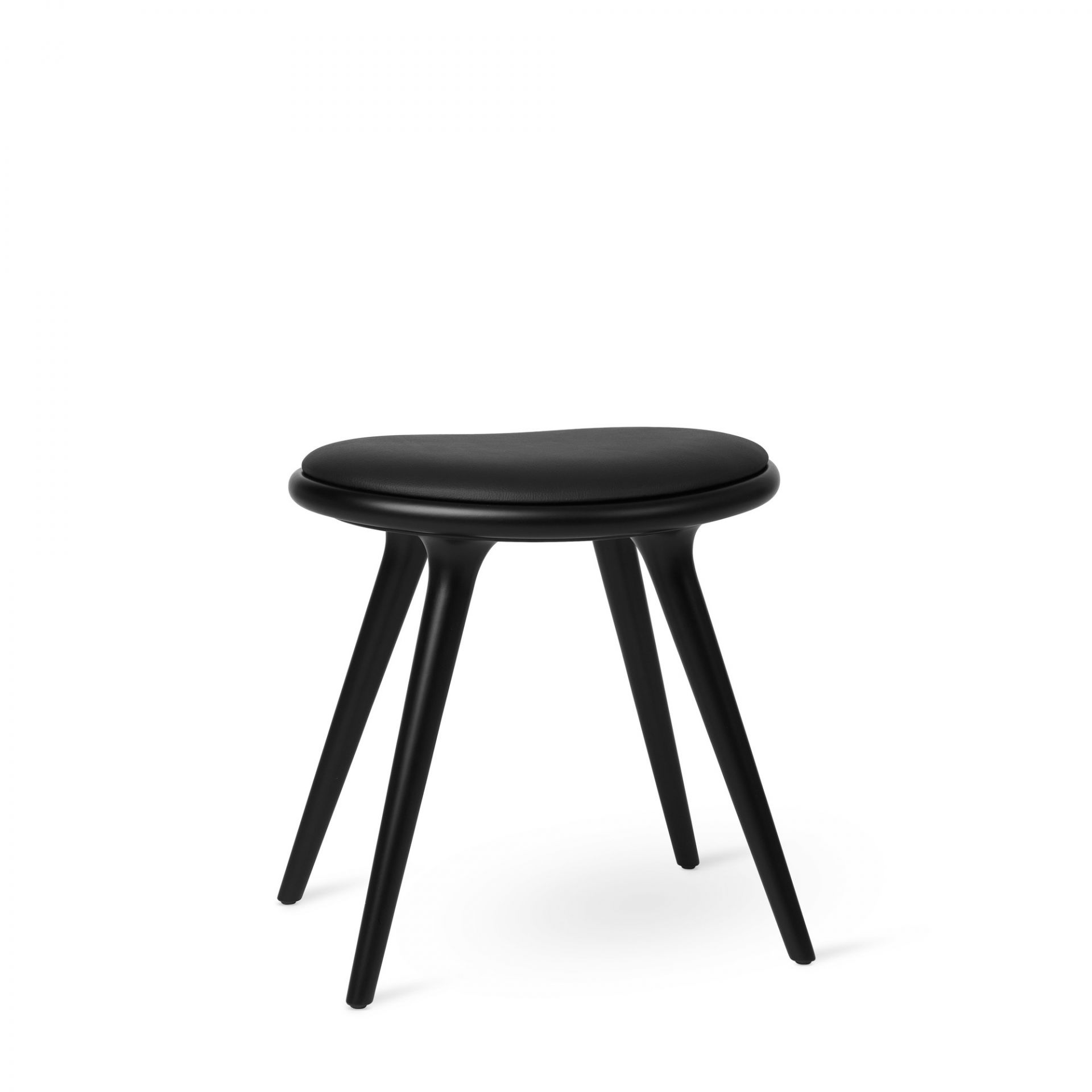 Low Stool hêtre teinté noir Mater