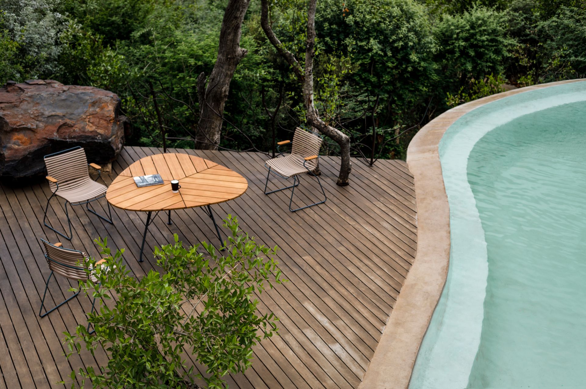 Leaf Outdoor Dining table Table à manger Houe