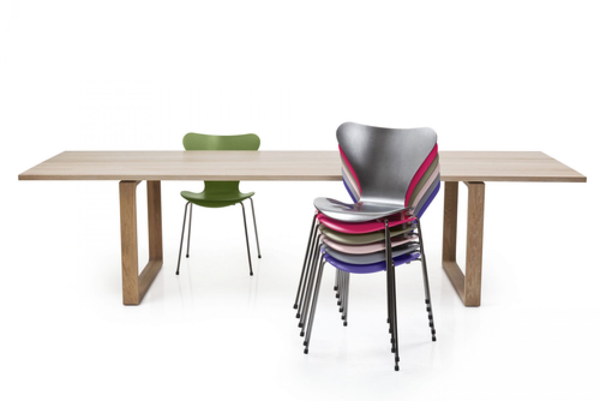 Essay Table Fritz Hansen QUICK SHIP