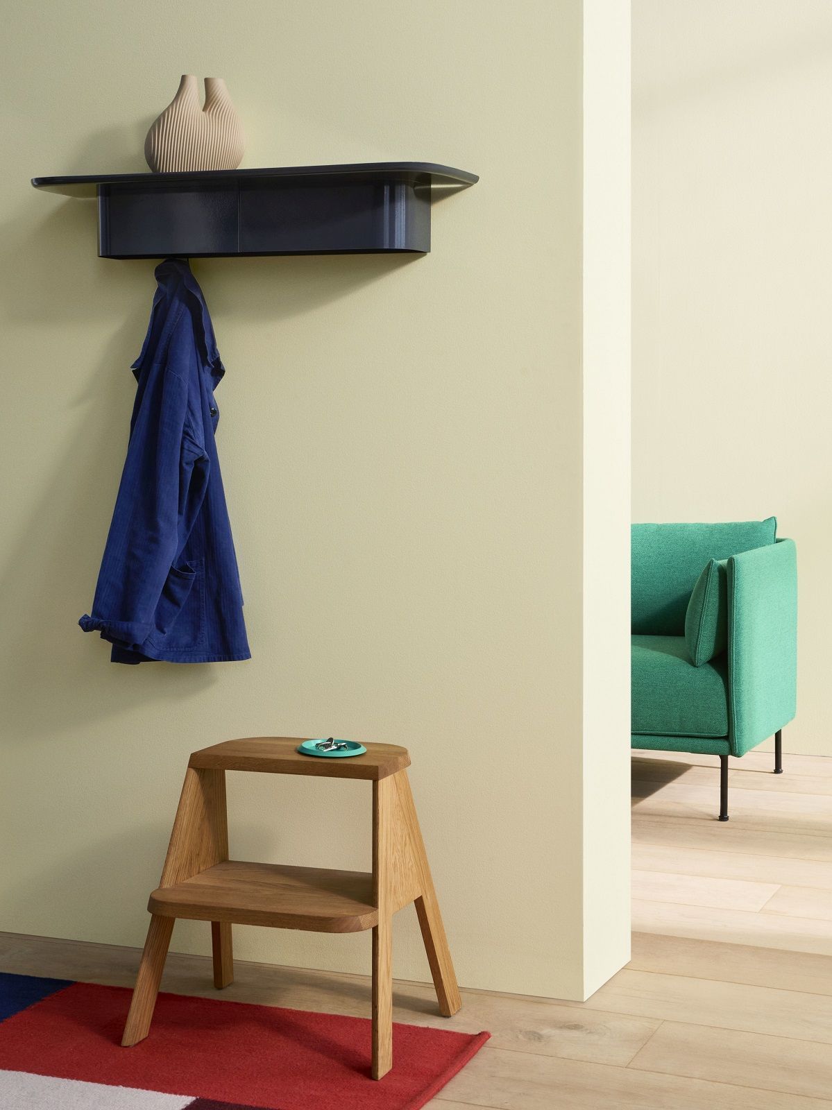 Corps Shelf Small 4 hooks Étagère murale Hay