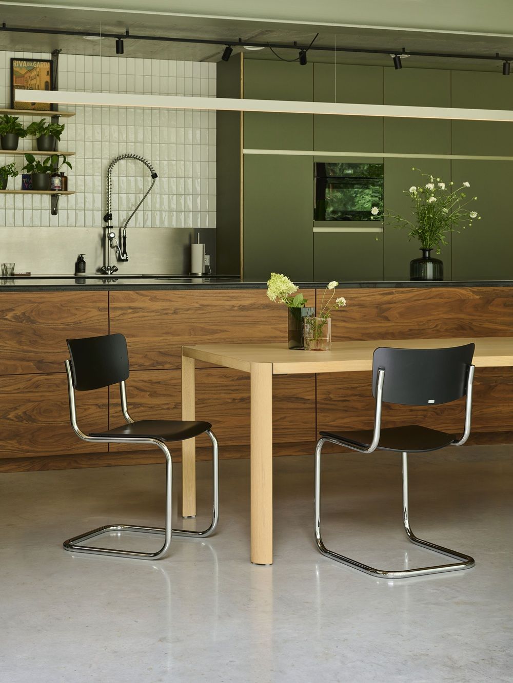 S 43 Classic Steel Tube Cantilever Chair CHROME/BLACK Thonet PREFERRED COMBINATION