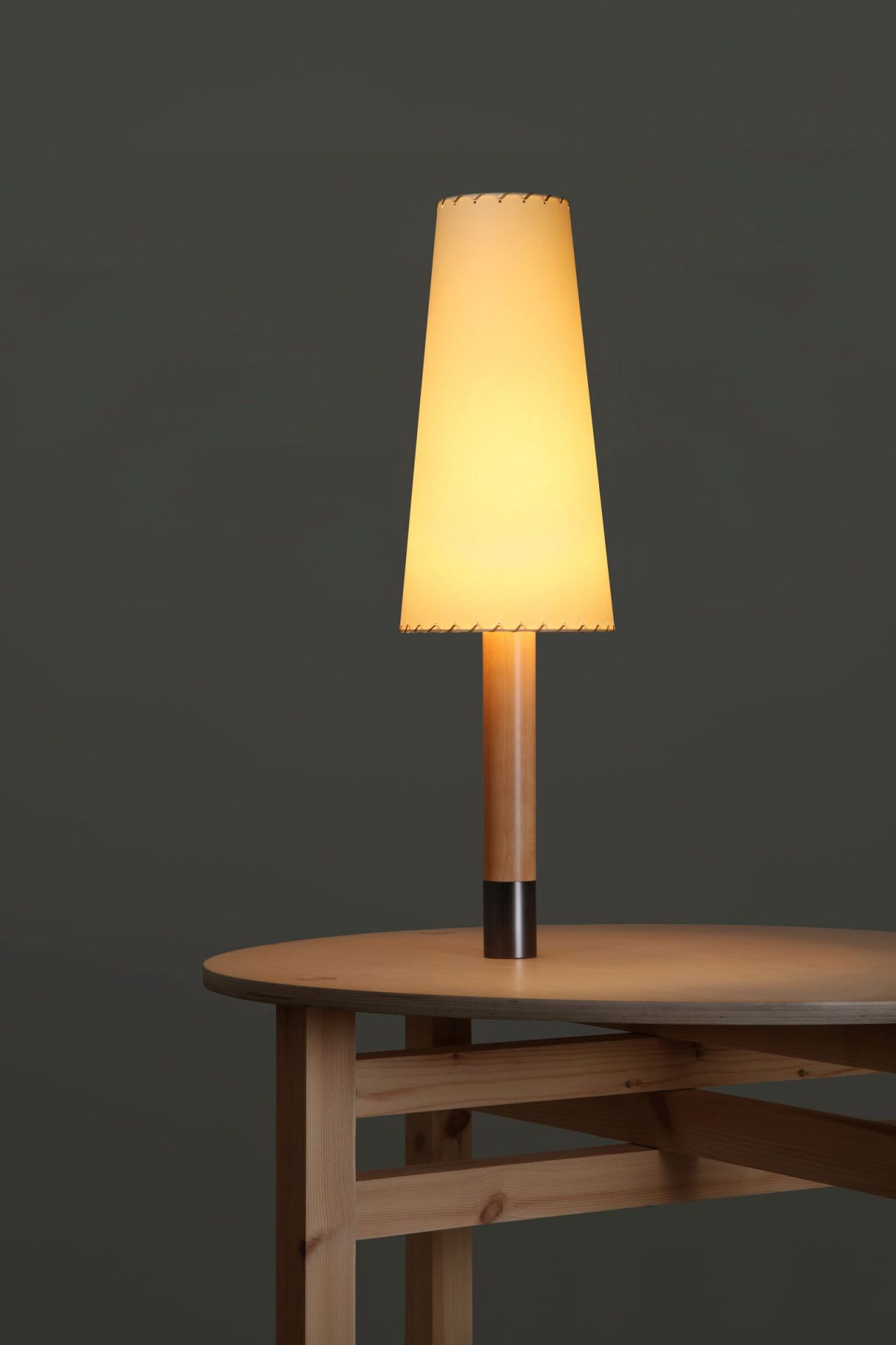 Basica lampe de table Santa & Cole