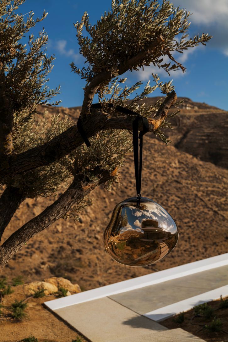 Melt Large LED lampe portable à poser ou à suspendre Opal Tom Dixon
