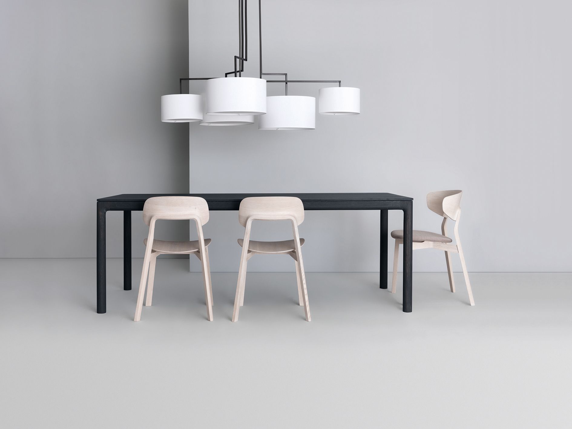 M11 Table en bois massif période