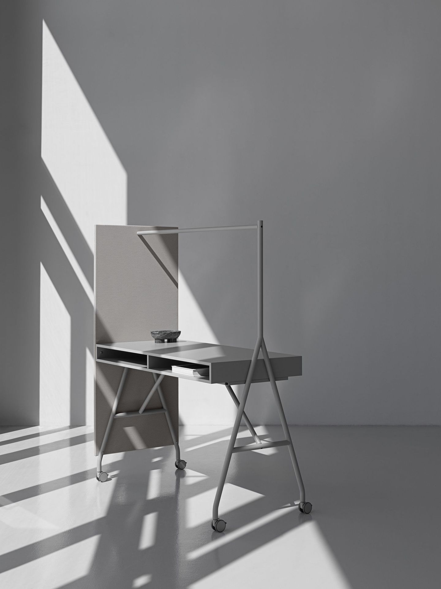 Hangout High Desk Table haute Mizetto QUICK SHIP