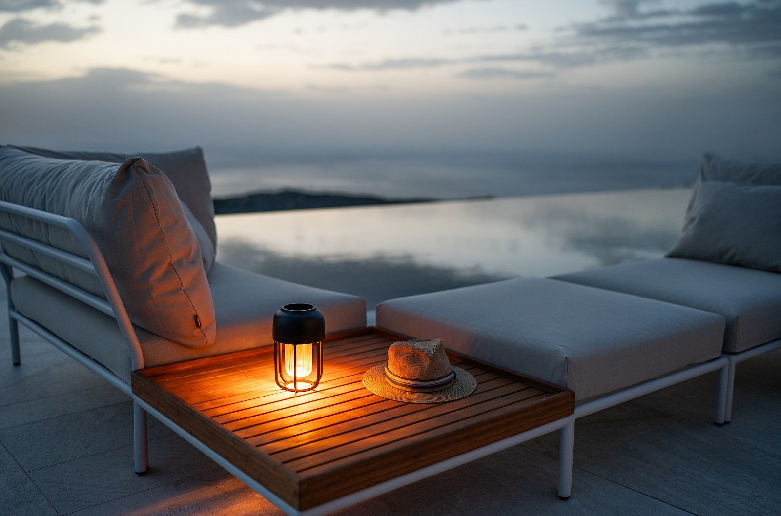 LIGHT No.1 Lampe à énergie solaire Indoor/Outdoor Lampe à batterie Houe