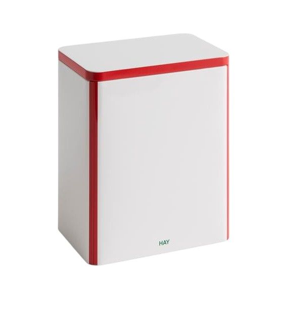 Grande boîte de rangement pour foin en fer blanc cassé et rouge.
