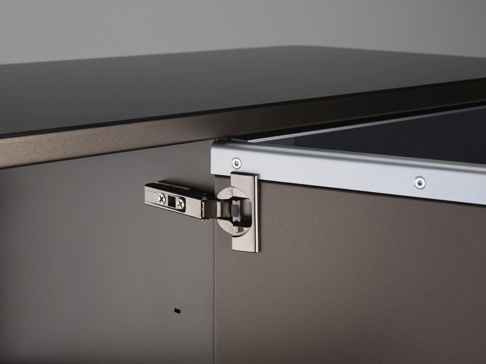 New Classic Line S50 Sideboard Bronze foncé Müller Möbelfabrikation