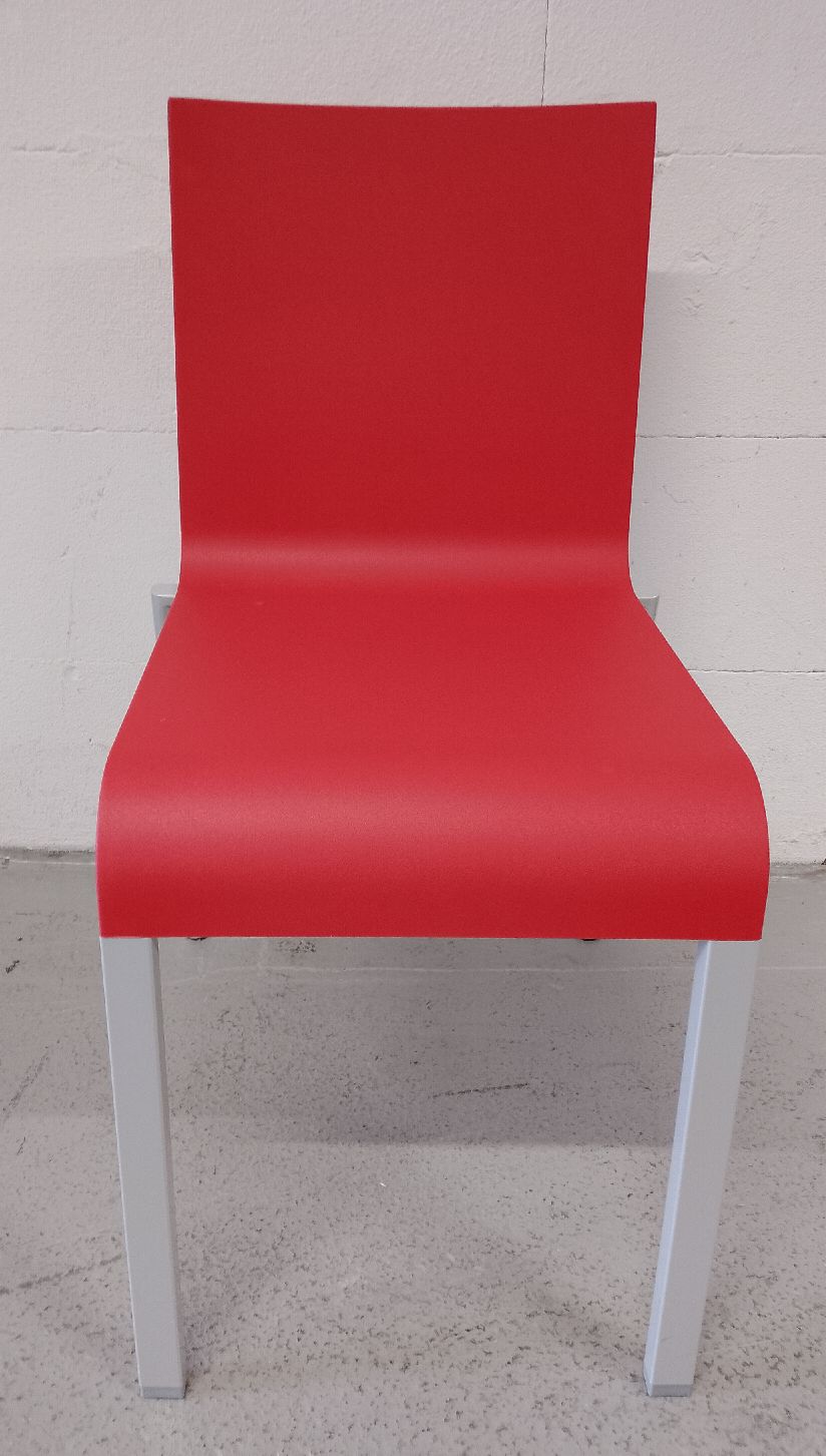 .03 Chaise Vitra PIÈCE D'EXPOSITION / MOBILIER D'OCCASION