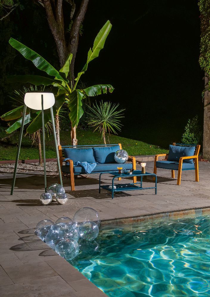 Yunos Solar LED Lampadaire d'extérieur Fermob