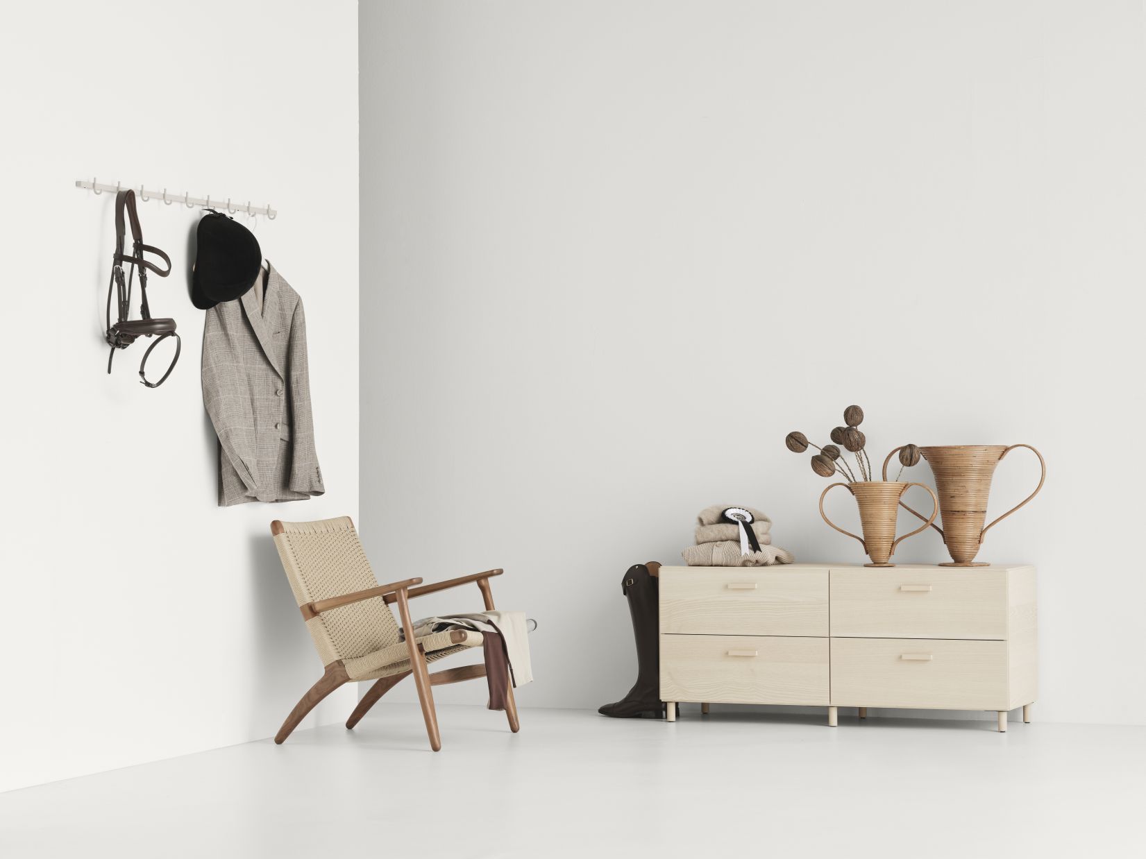 Relief Commode basse avec pieds blanc String Furniture