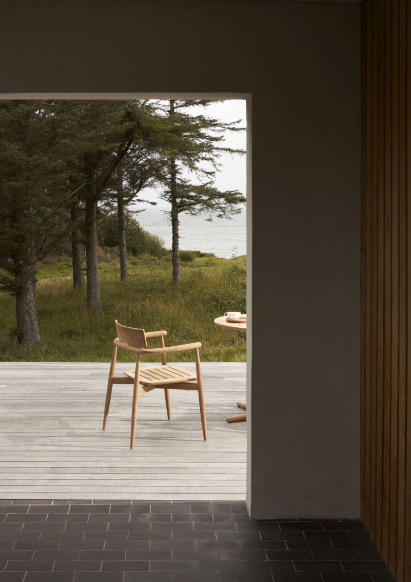 E008 Embrace Outdoor Chaise Carl Hansen & Søn