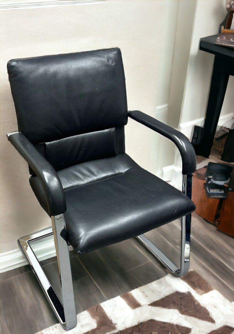 Figura piétement luge métallique Vitra MODÈLE D'OCCASION
