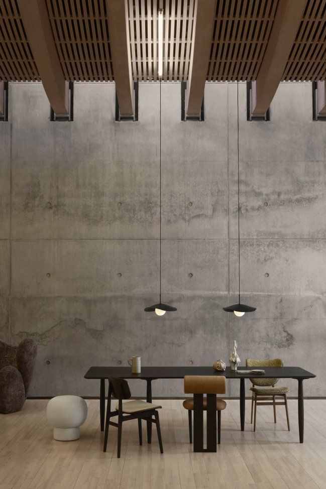 Elephant Dining Chair Chaise rembourrée à l'avant Norr11 Elephant Dining Chair Chaise rembourrée à l'avant Norr11