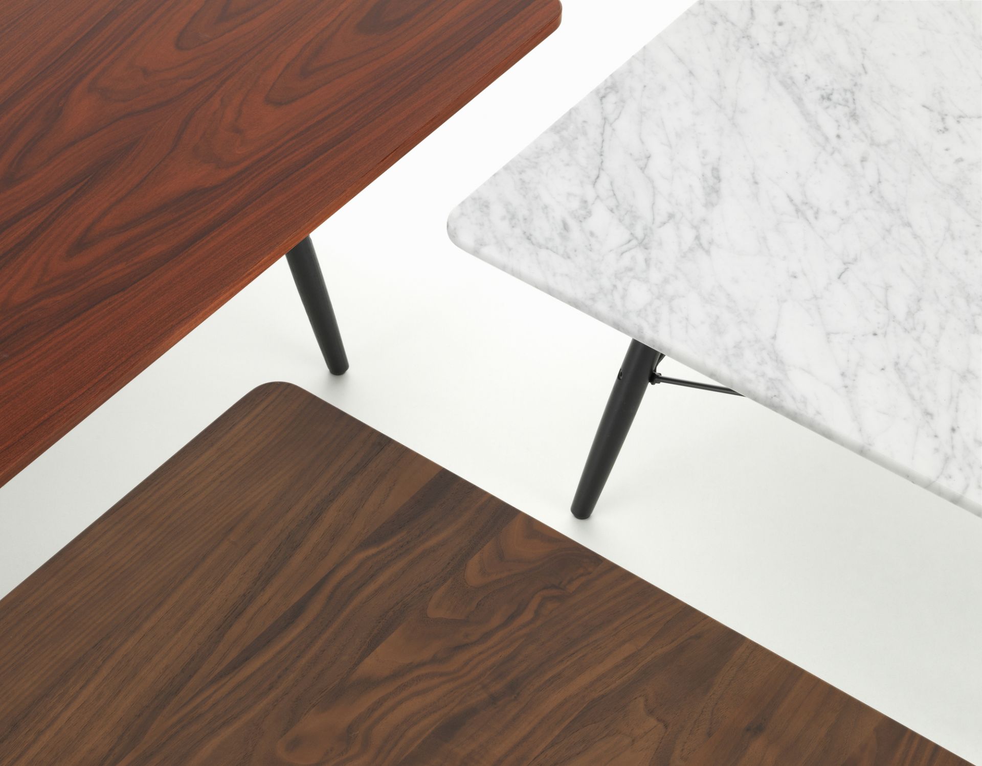 Eames Coffee Table Square noyer américain Vitra
