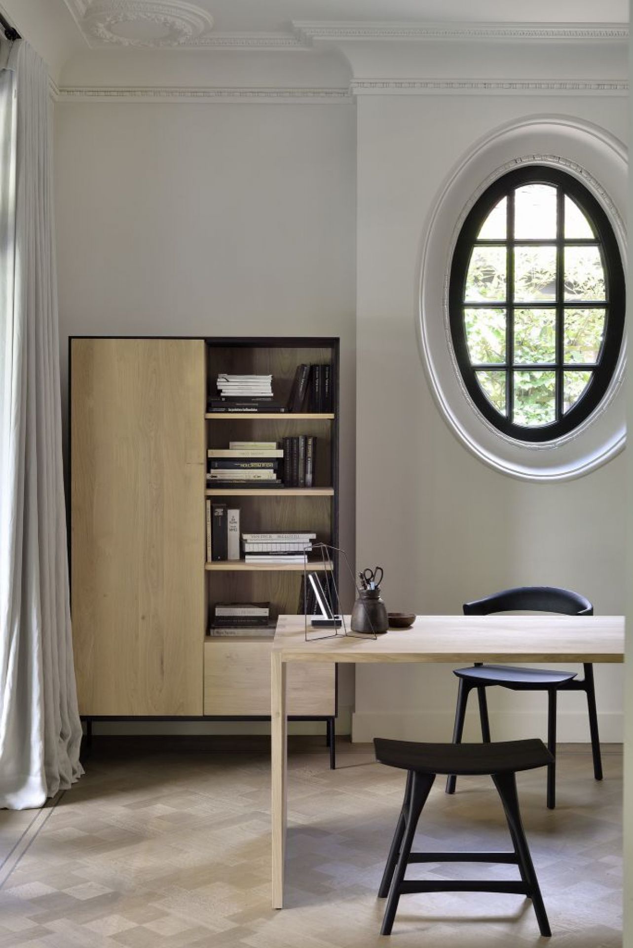 Blackbird Armoire de rangement en chêne Ethnicraft
