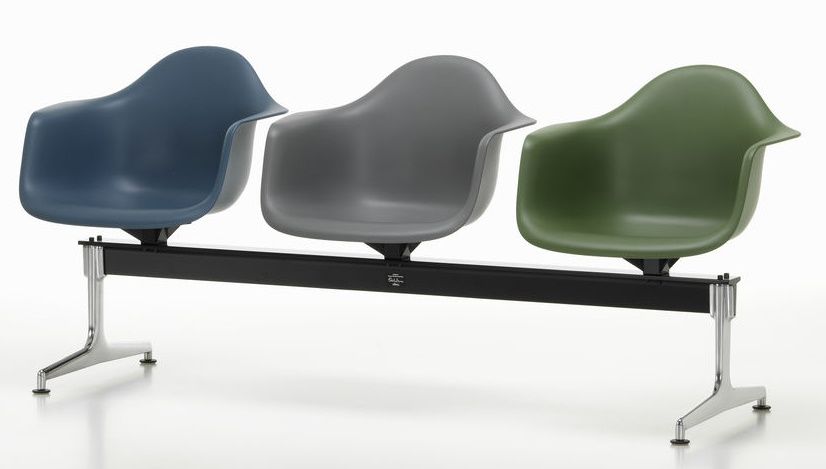 Eames Plastic Armchair RE sur traverse Vitra
