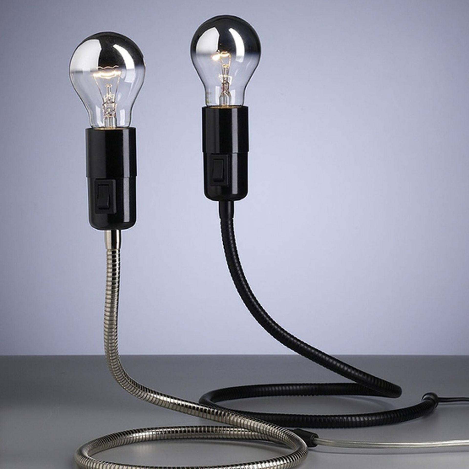 LW S 02 Lightworm lampe de Table Tecnolumen