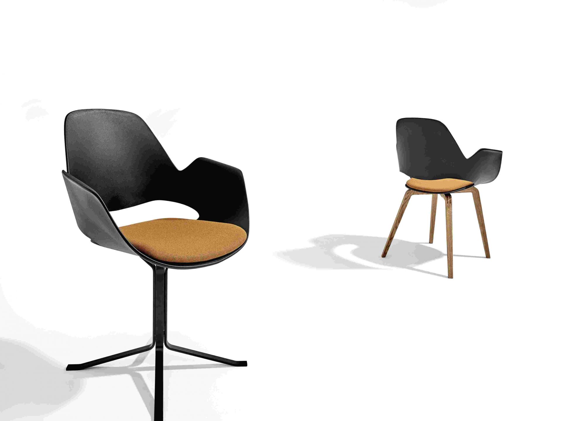 Falk chaise avec accoudoirs pieds en chêne massif Houe