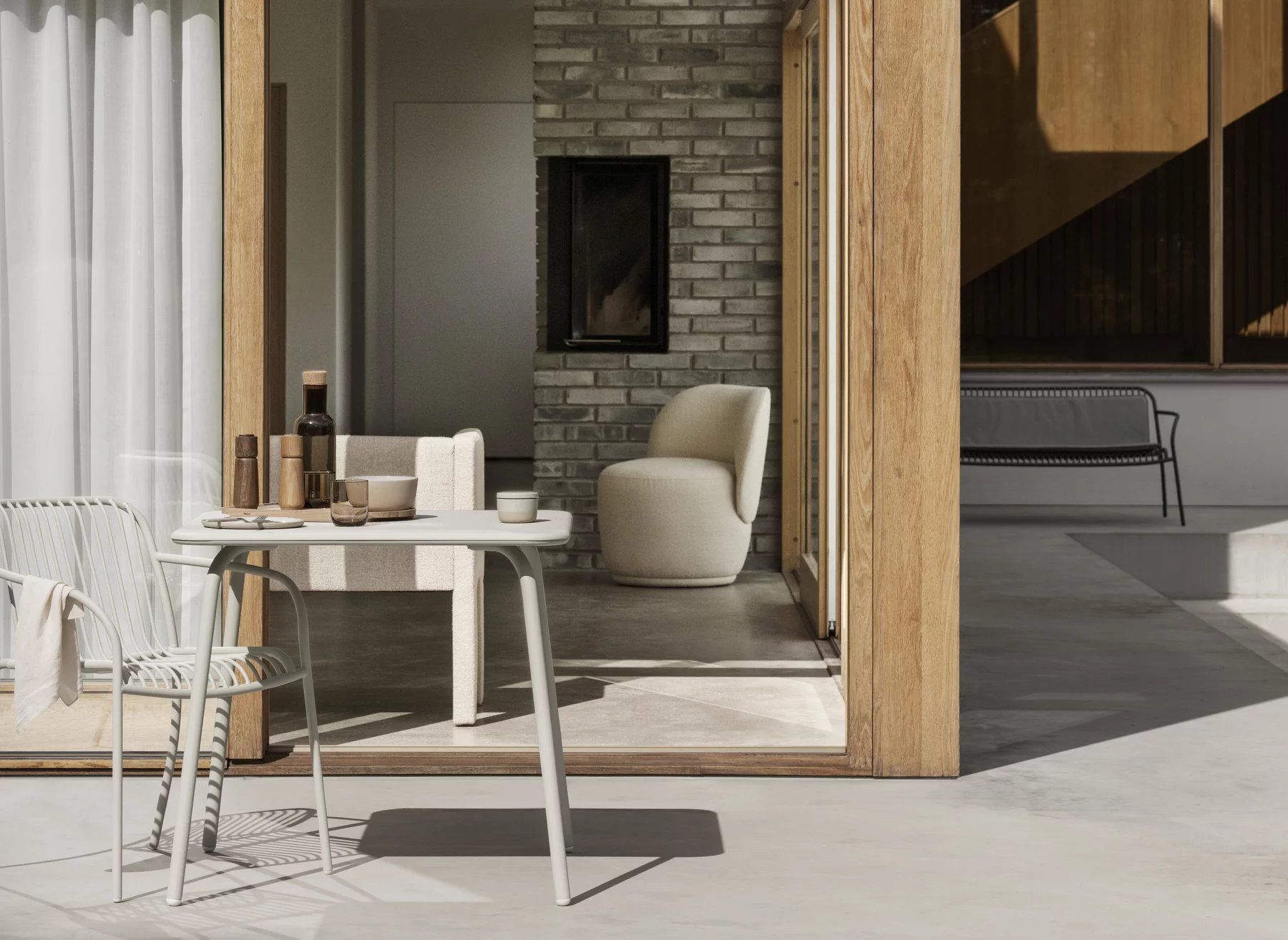 Yua Wire Armchair Chaise à accoudoirs Outdoor Blomus