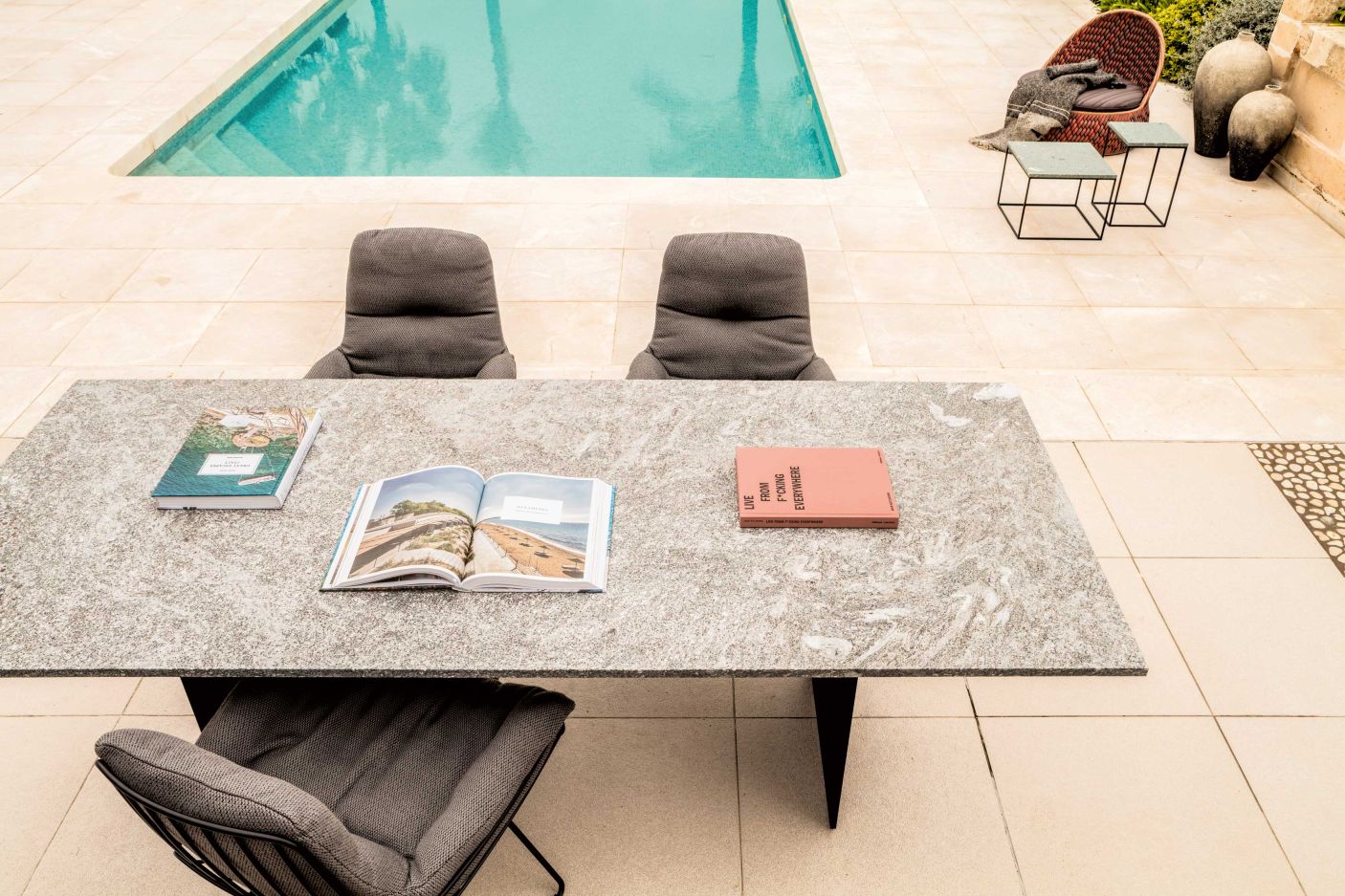 SC 41 Outdoor Table Pierre Alps Glitter Janua